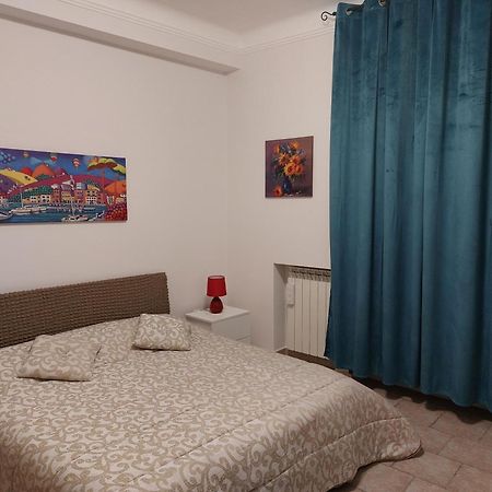 Marina Apartments Taranto Bagian luar foto